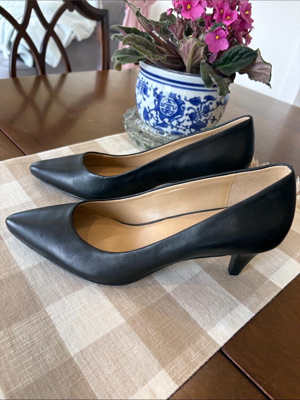 Naturalizer Beverly Black Leather Pointed-Toe Low Kitten Heels Women’s Size 7.5M
